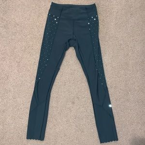 Lululemon Scalloped hem leggings